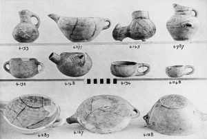 Koumasa, clay vases (E.M.II).