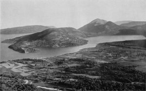 Vlicho-Hafen und östlicher Teil der Nidri-Ebene.