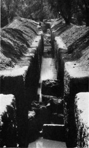 Römische Reste beim grossen Bau P bei Steno im Grundwasser.