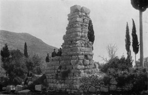 Griechischer Turm beim Dorfe Poros.