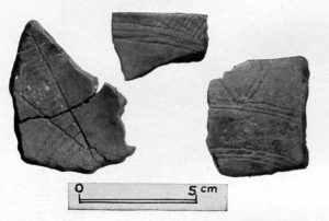 Tonscherben geritzt, F. O.: Nidri-Ebene.