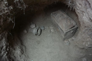 Ανασκαφή λαξευτού τάφου στην Ιεράπετρα